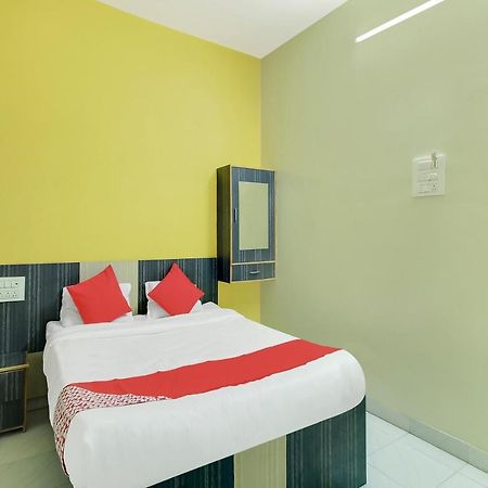 Oyo Flagship 48365 Hotel Shiva'S Castle Chalisgaon Exterior foto