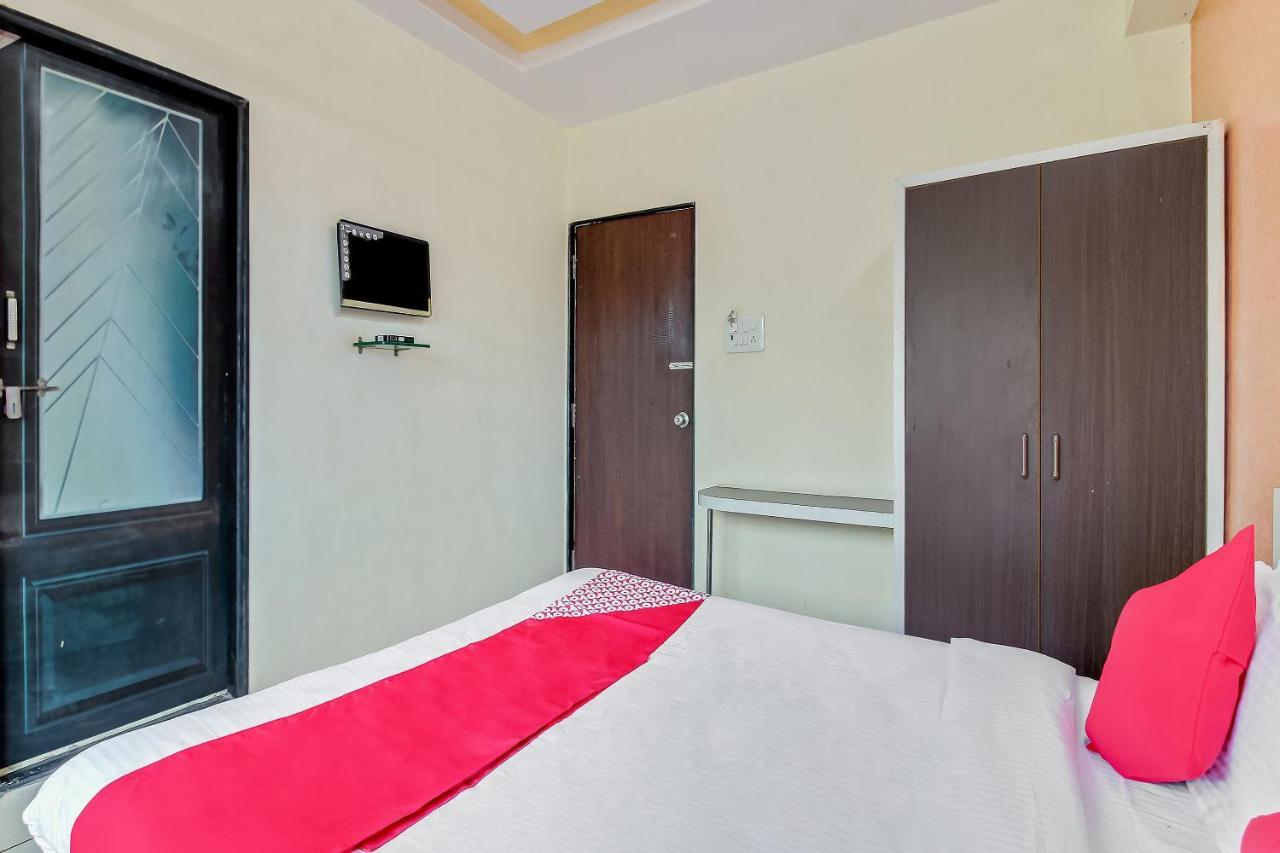 Oyo Flagship 48365 Hotel Shiva'S Castle Chalisgaon Quarto foto
