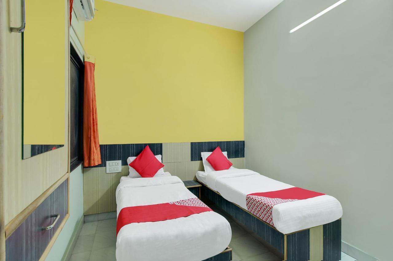 Oyo Flagship 48365 Hotel Shiva'S Castle Chalisgaon Quarto foto