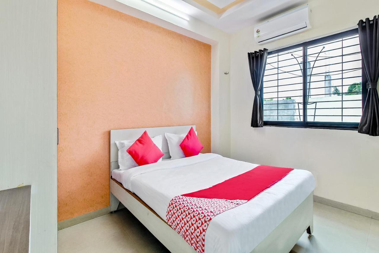 Oyo Flagship 48365 Hotel Shiva'S Castle Chalisgaon Quarto foto