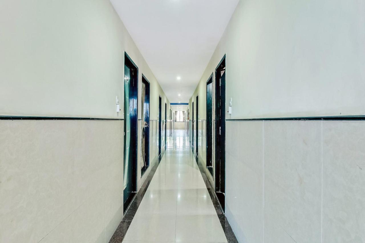 Oyo Flagship 48365 Hotel Shiva'S Castle Chalisgaon Exterior foto